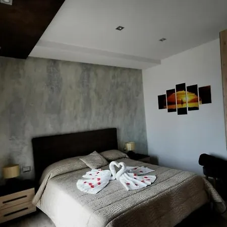 Il Borghese Tourist House Bed & Breakfast 3*