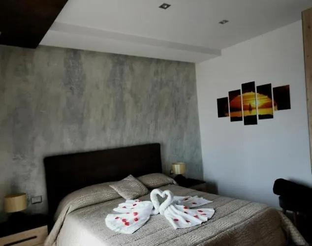 Il Borghese Tourist House Bed & Breakfast 3*